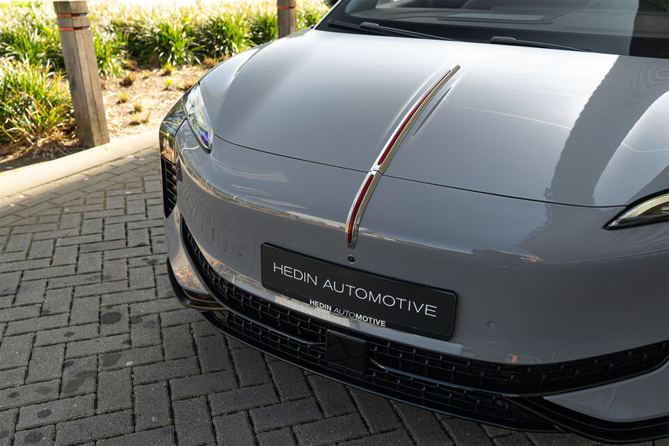 Hongqi - EH7 - page image