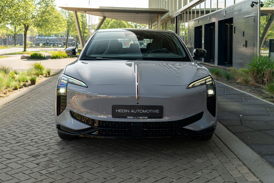 Hongqi - EH7 - page image