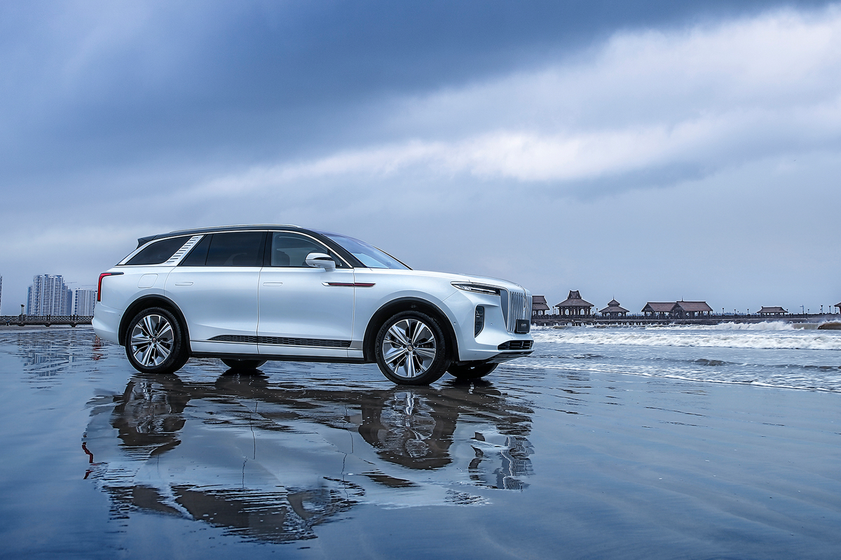 Over Hongqi | Hongqi