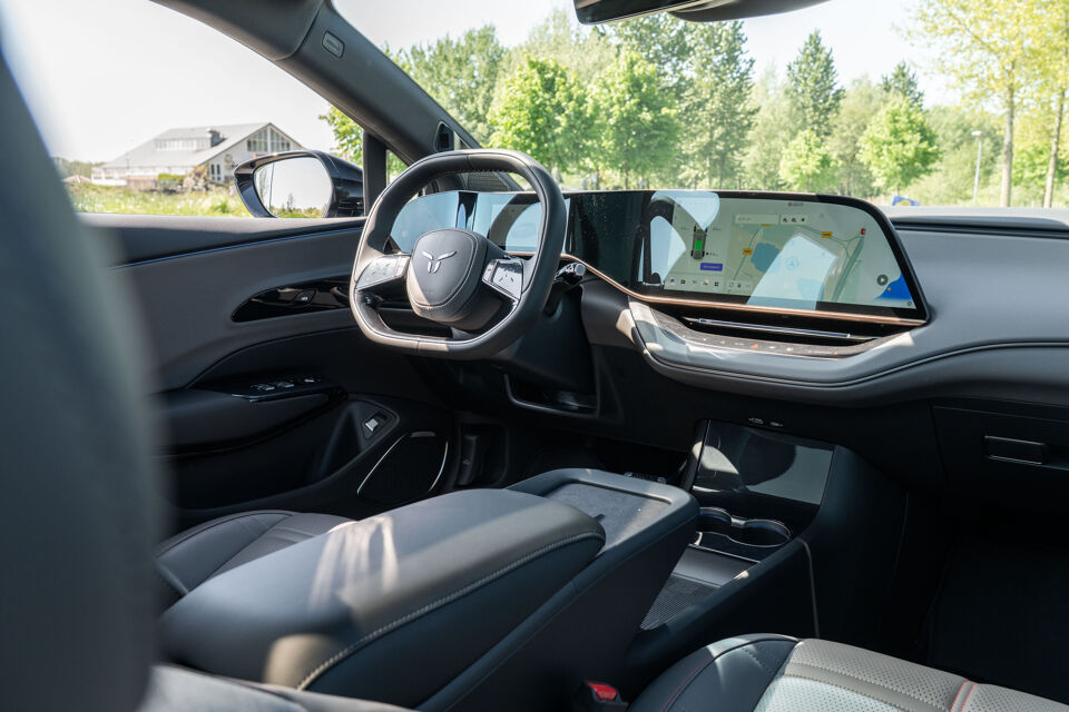 Hongqi-EH7-Interieur-6